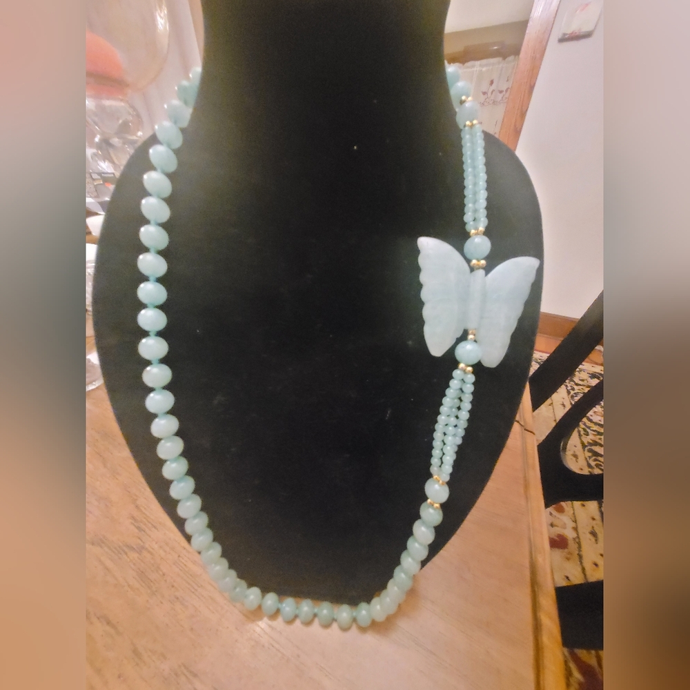 Elegant Green Necklace with Butterfly Pendant and Beads